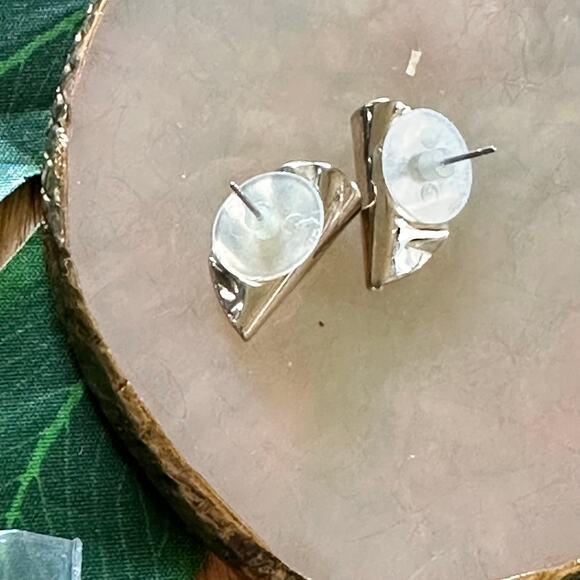 BOGO FREE GOLDEN STUD EARRINGS - Picture 3 of 5